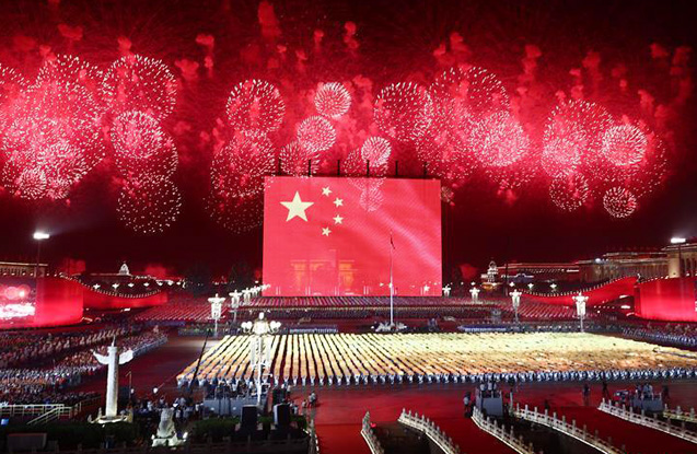 حفل مسائي ضخم بمناسبة الذكرى الـ70 لتأسيس جمهورية الصين الشعبية