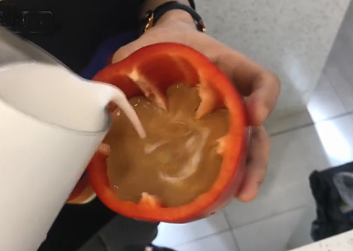 مشروب القهوة مع الفلفل الحلو يجذب الزوار في تشنغدو 