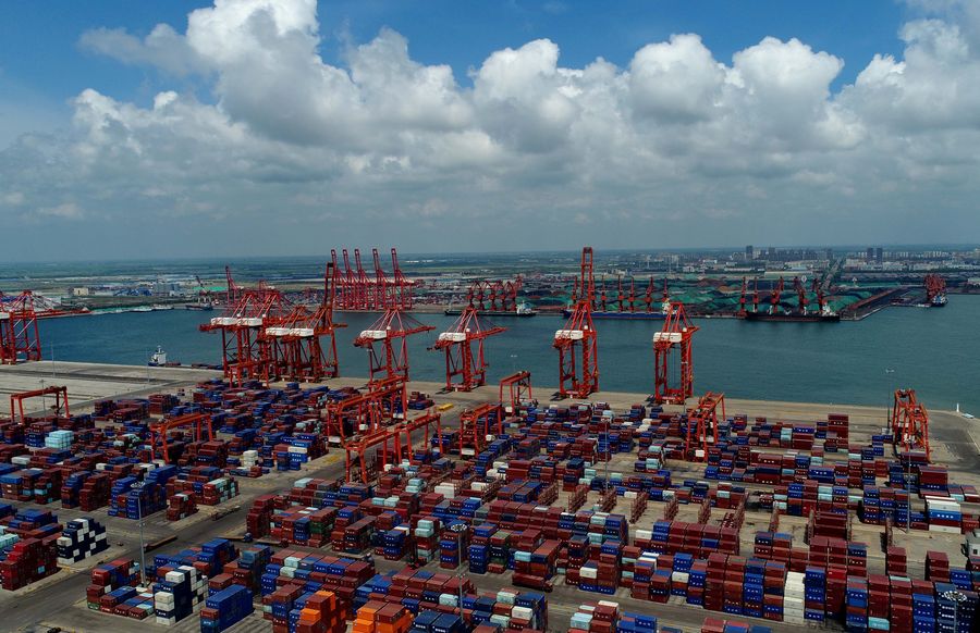  2.8 بالمئة ارتفاعا للتجارة الخارجية الصينية في الأرباع الثلاثة الأولى من العام الجاري