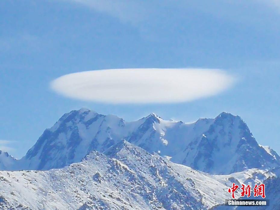جبال تيانشان في شينجيانغ بعد سقوط الثلج .. مشهد ولا في الاحلام
