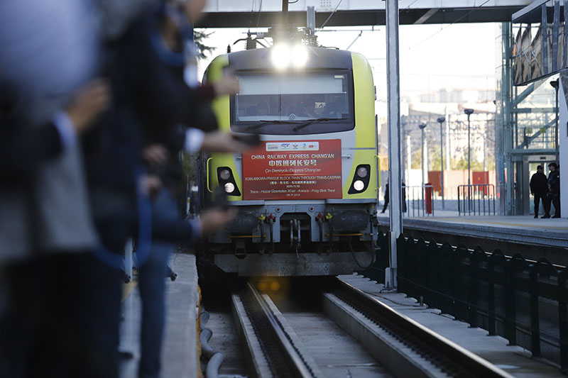 تركيا تستقبل أول قطار بضائع يسافر من الصين إلى أوروبا