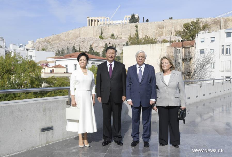 الرئيسان الصيني واليوناني يزوران متحف أكروبوليس