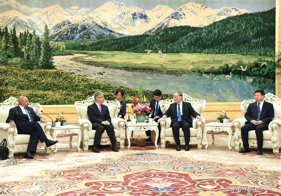 نائب الرئيس الصيني يلتقي مندوبين أمريكيين