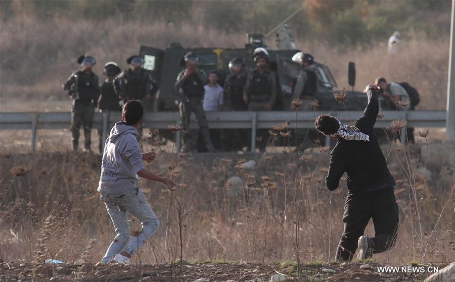 تقرير إخباري : احتجاجات واسعة بالأراضي الفلسطينية ضد دعم واشنطن الاستيطان الإسرائيلي