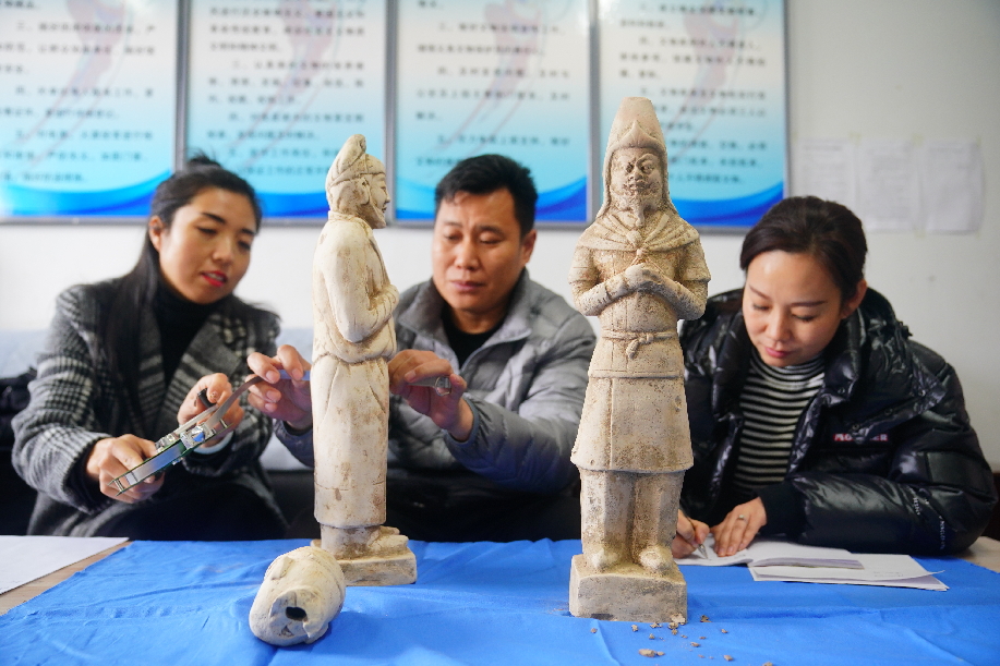العثور على تماثيل قبر أسرة تانغ شمالي الصين