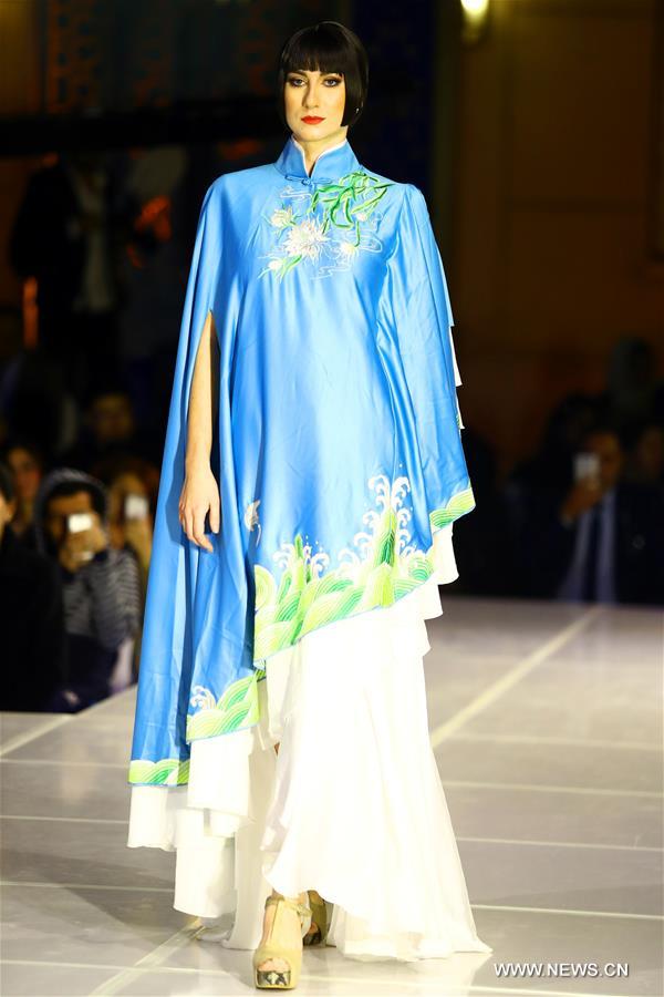 تقرير إخباري: عرض أزياء صيني يدهش الجمهور المصري ويستحوذ على إعجابه