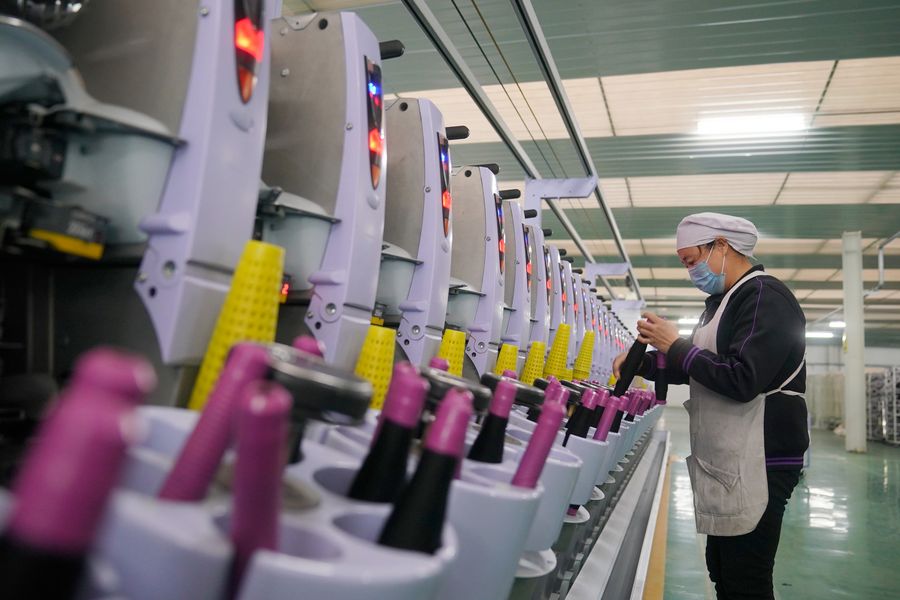منتجات الكشمير تساعد على تعزيز النمو الاقتصادي المحلي في محافظة بشمالي الصين