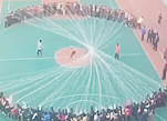 فيديو لتلميذ يقفز على مئات الحبال المتشابكة يحظى بتداول واسع