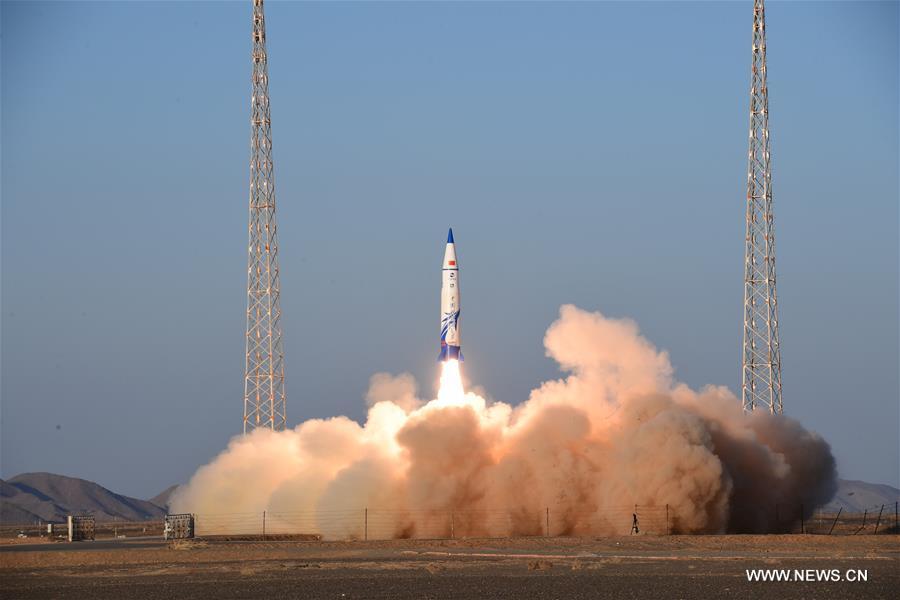 نجاح اول رحلة لصاروخ حامل تجاري صيني