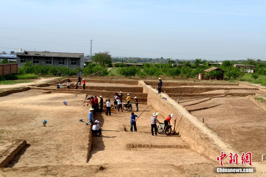 اكتشاف مقبرة ضخمة بالقرب من ضريح الامبراطور تشين شيهوانغ