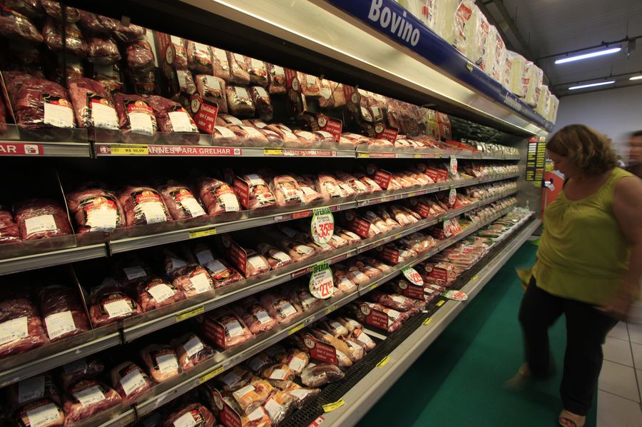 ساو باولو البرازيلية ترسل أول شحنة من لحم الدجاج إلى الصين
