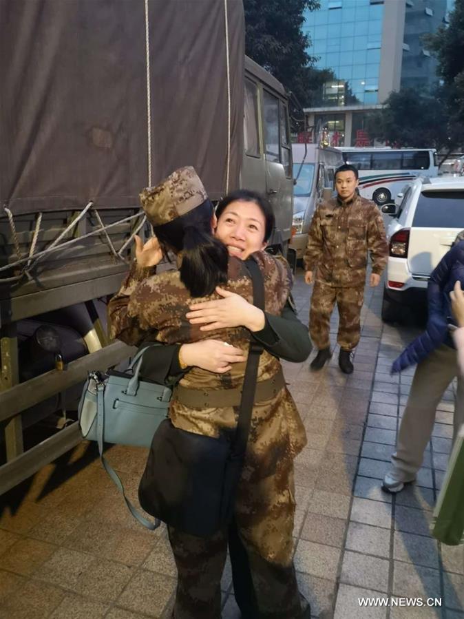الجيش الصيني ينشر طواقم طبية لمكافحة فيروس كورونا الجديد