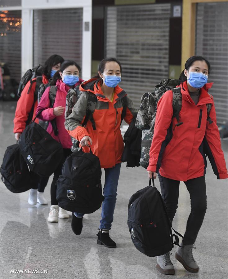 بلدية تشونغتشينغ ترسل فريقا طبيا للمساعدة في جهود مكافحة فيروس كورونا الجديد