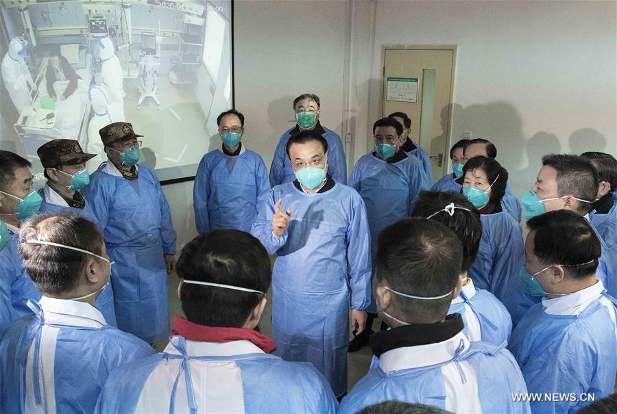 رئيس مجلس الدولة الصيني يحث على بذل جهود شاملة للسيطرة على فيروس كورونا الجديد