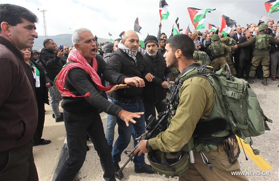 الفلسطينيون يحشدون ضد خطة ترامب ويؤكدون رفضها وأنها لن تمر
