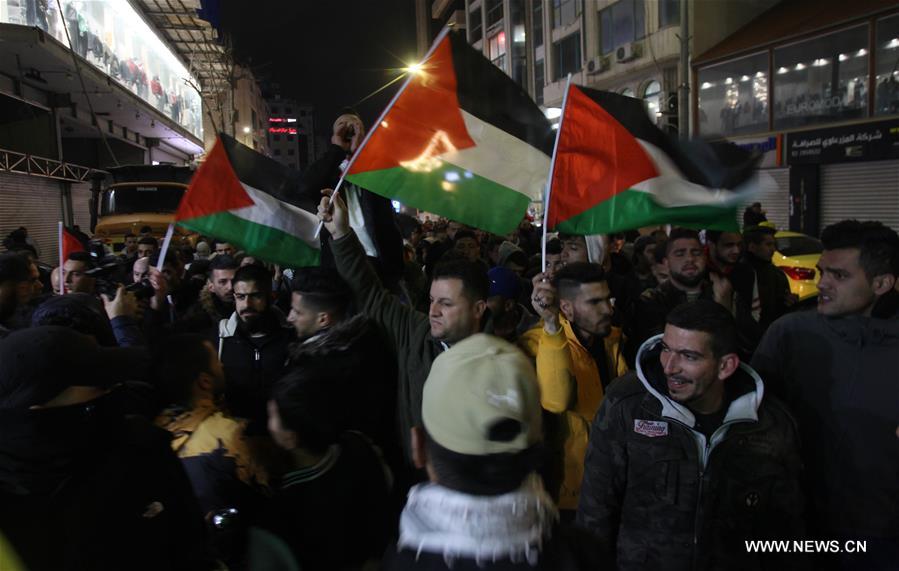 الفلسطينيون يحشدون ضد خطة ترامب ويؤكدون رفضها وأنها لن تمر