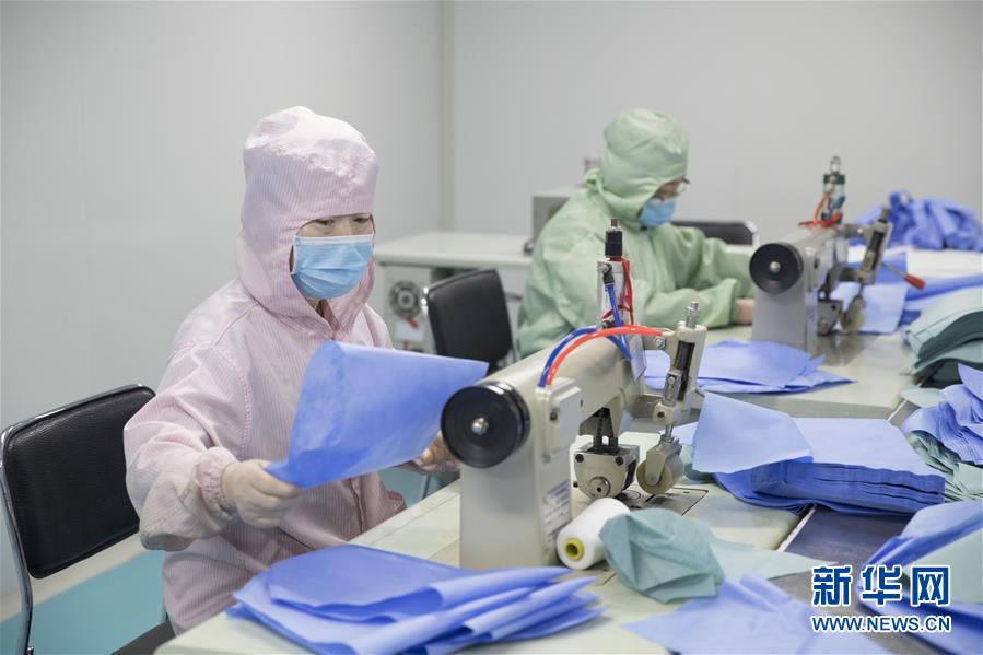الصين تدفع بشكل شامل انتاج المستلزمات الطبية لمكافحة تفشي فيروس كورونا الجديد