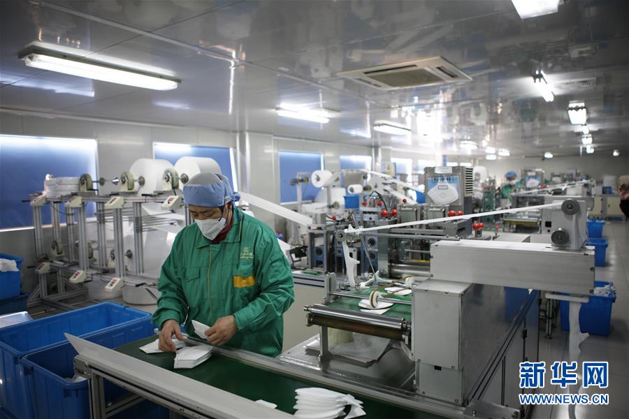 الصين تدفع بشكل شامل انتاج المستلزمات الطبية لمكافحة تفشي فيروس كورونا الجديد