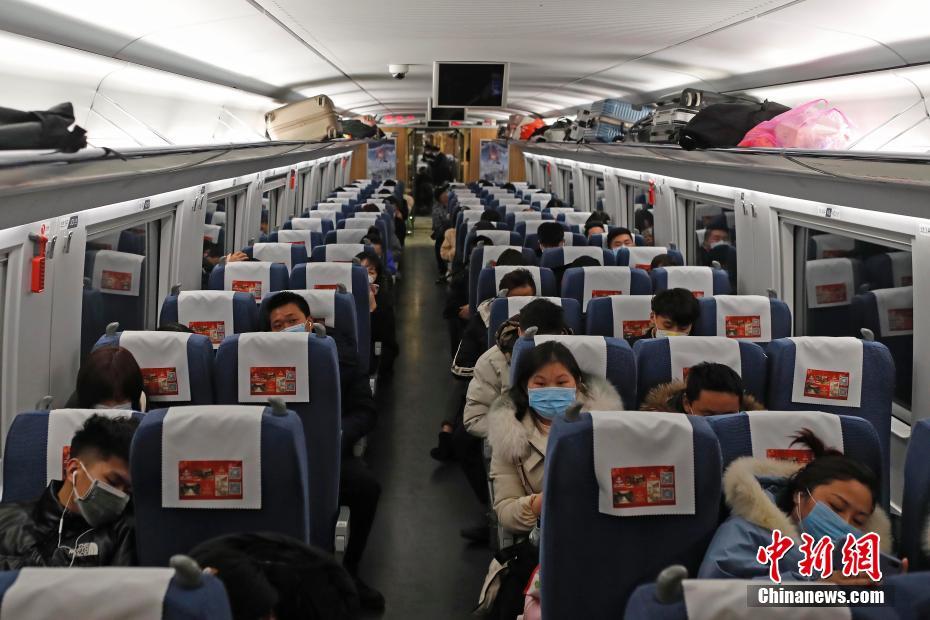 78.5% انخفاضا في رحلات ركاب السكك الحديدية في الصين وسط جهود مكافحة فيروس كورونا الجديد