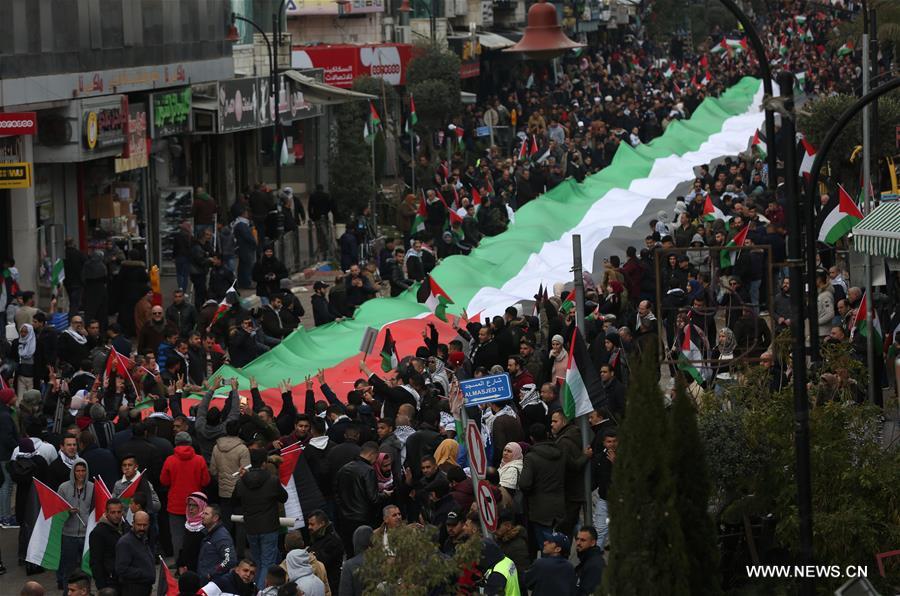 تقرير إخباري: تظاهرات بالضفة الغربية وغزة وخطاب لعباس أمام مجلس الأمن ضد 