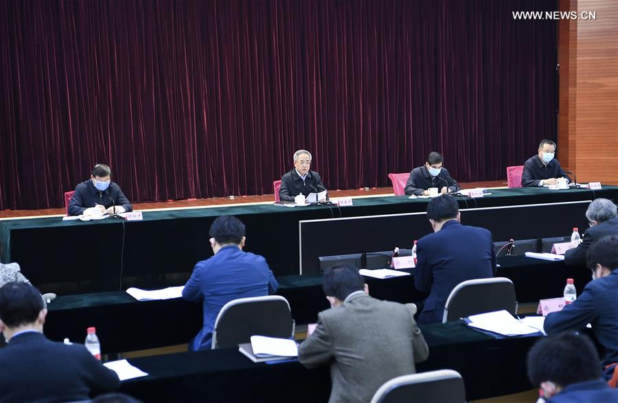 نائب رئيس مجلس الدولة الصيني يؤكد على استقرار التوظيف وسط انتشار الفيروس
