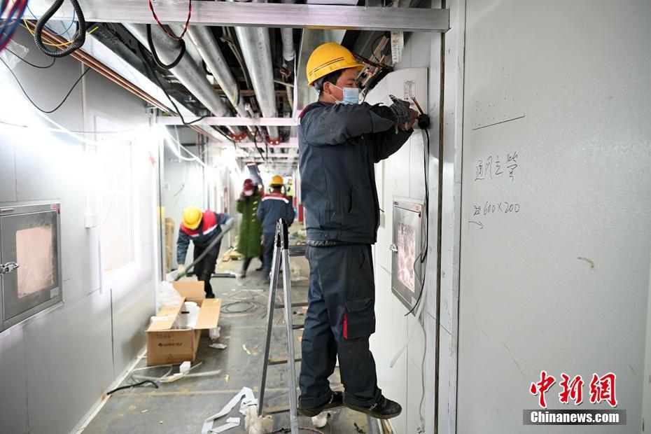 بالصور: أعمال إعادة بناء مستشفى شياوتانغشان ببكين تجري على قدم وساق