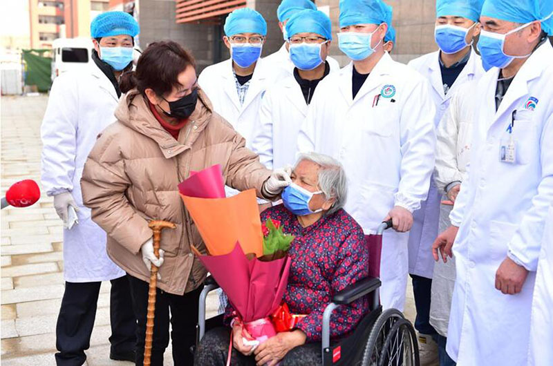 تقرير إخباري: جهود الصين لمكافحة فيروس كورونا الجديد حققت نتائج إيجابية مرحلية