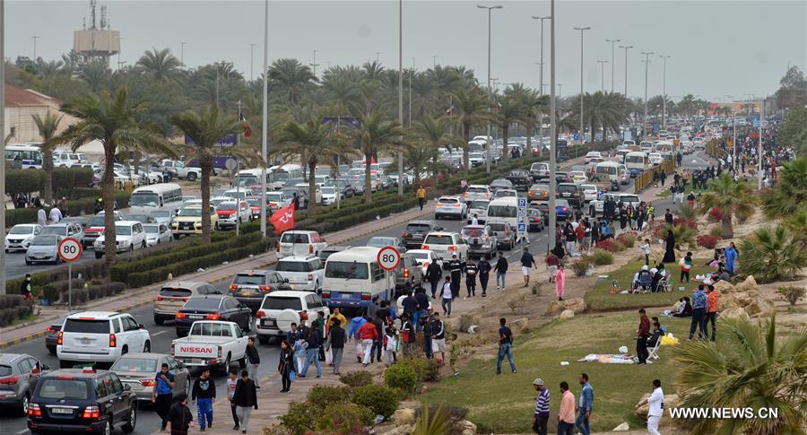 تحقيق اخباري: الكويتيون يحتفلون بعيدي الاستقلال والتحرير رغم تسجيل اصابات بكورونا