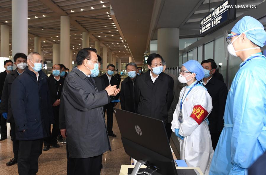 رئيس مجلس الدولة الصيني يشدد على تعزيز التعاون الدولي بشأن السيطرة على فيروس 