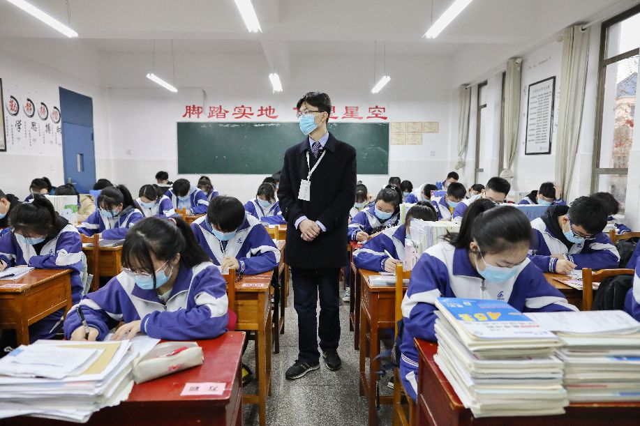 بدء الفصل الدراسي الربيعي الجديد في جنوب غربي الصين