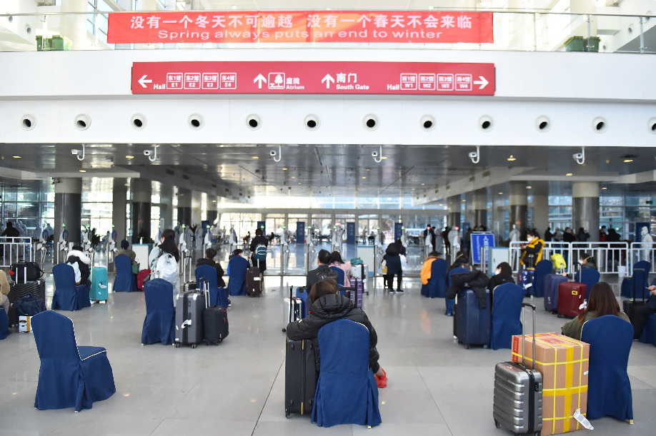 قطاع الطيران الصيني يتخذ تدابير صارمة لكبح وفود حالات مصابة بكوفيد-19 من الخارج