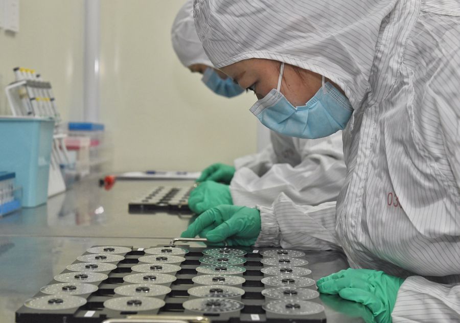 خبير: الصين توافق على 20 نوعا من مجموعات اختبار كوفيد-19