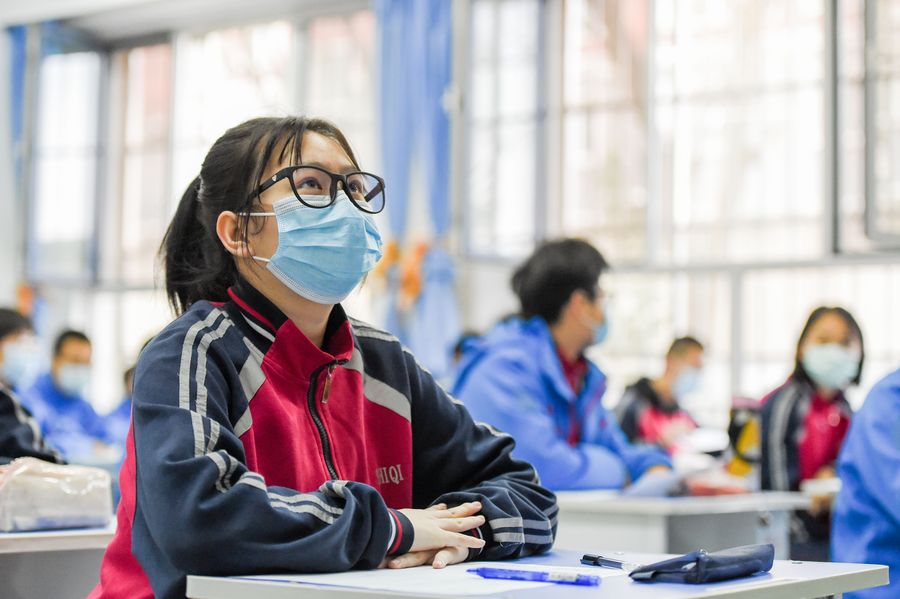 تأجيل امتحان القبول الجامعي الوطني في الصين لمدة شهر واحد