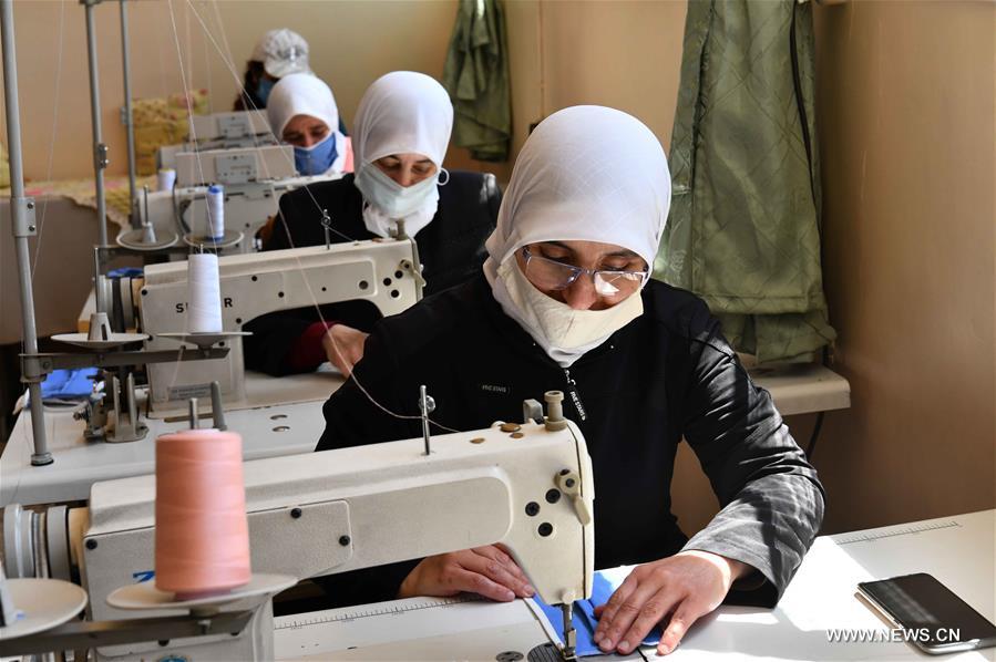 تحقيق إخباري: المعاهد المهنية السورية تصنع أقنعة للوقاية من انتشار مرض فيروس كورونا المستجد