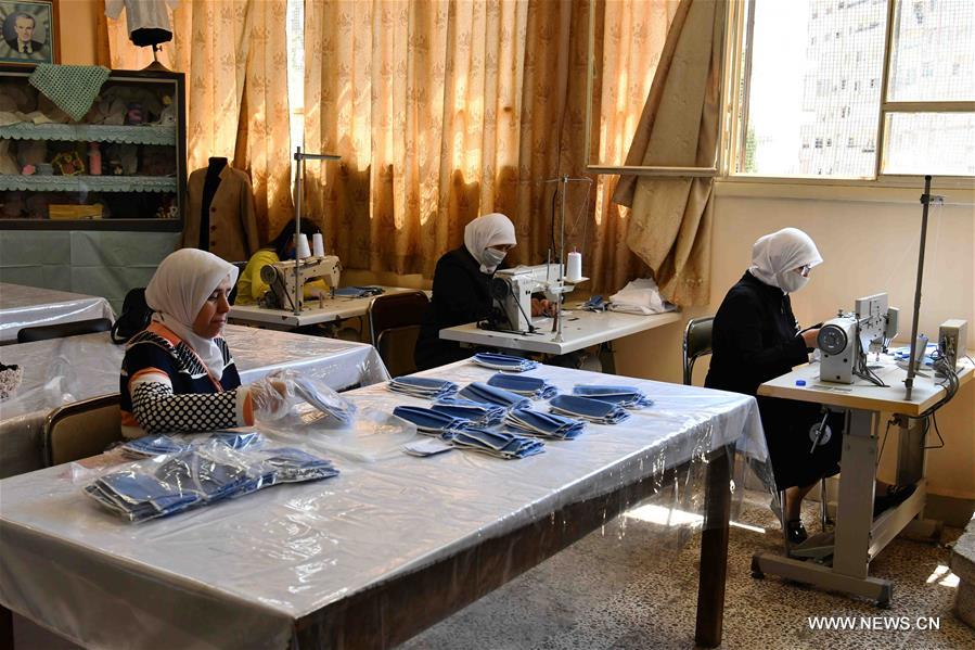 تحقيق إخباري: المعاهد المهنية السورية تصنع أقنعة للوقاية من انتشار مرض فيروس كورونا المستجد