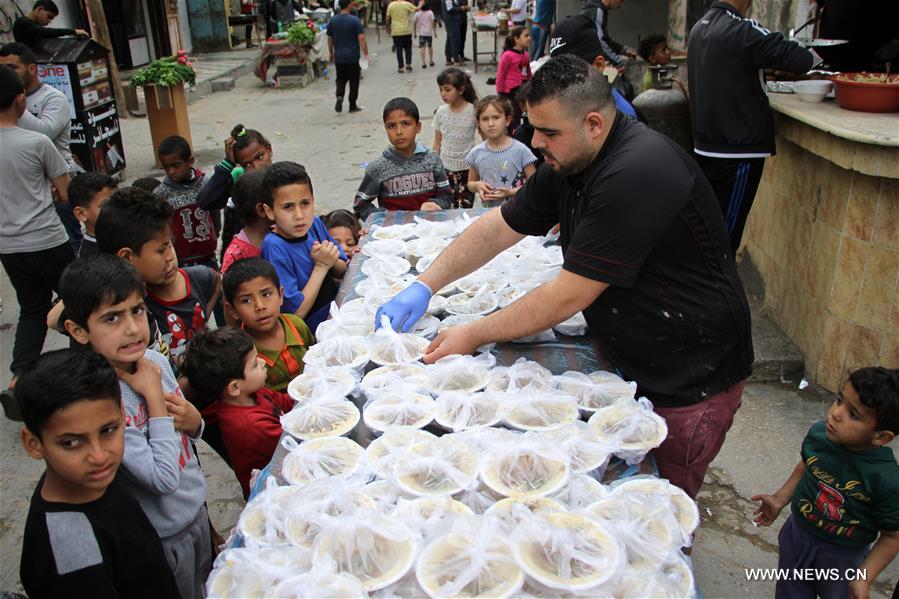 وجبة إفطار مجانية في قطاع غزة