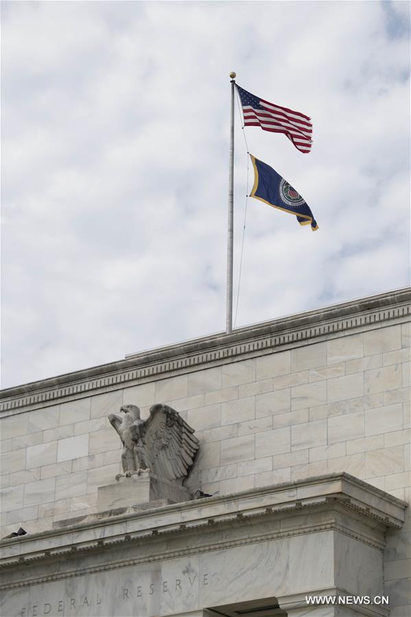 الاحتياطي الفيدرالي يبقي على أسعار الفائدة قرب الصفر على إثر تداعيات 