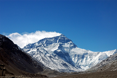 الصين تبدأ قياس ارتفاع جبل تشومولانغما