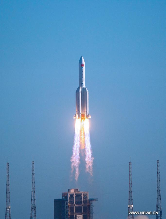 الصاروخ الحامل الجديد الصيني لونغ مارش-5 بي يقوم برحلته الأولى