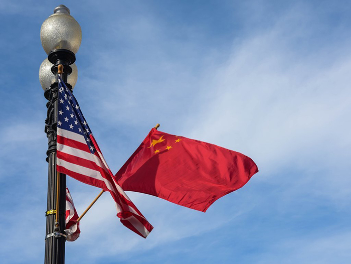 كبار المفاوضين التجاريين الصينيين والأمريكيين يجرون محادثة هاتفية