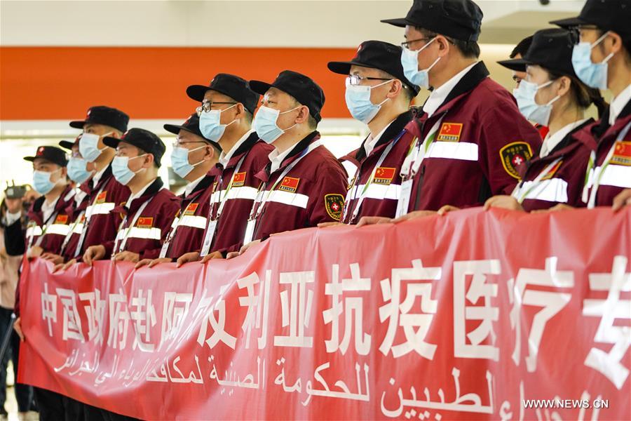 فريق طبي صيني يغادر إلى الجزائر للمساعدة في مكافحة 