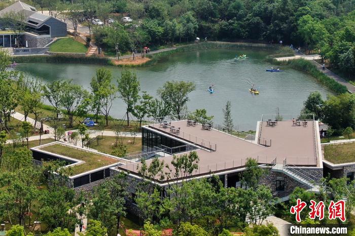 نانجينغ: منجم مهجور يتحول إلى حديقة فريدة
