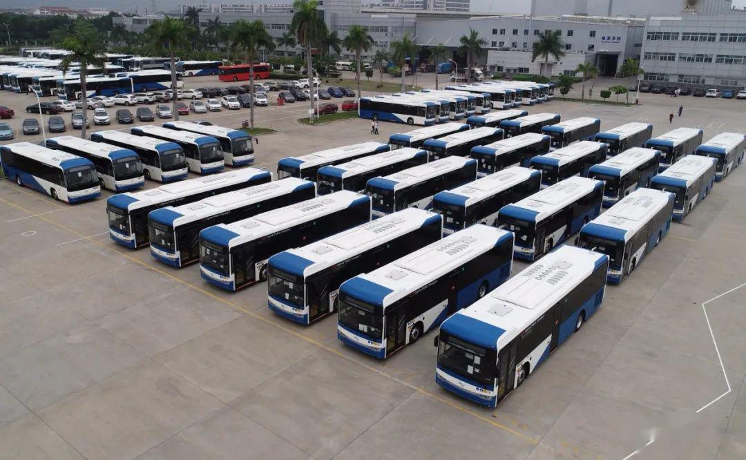 شركة صينية تصدر حافلات مزودة بنظام رش أوتوماتيكي إلى قبرص