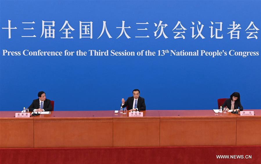 رئيس مجلس الدولة الصيني يلتقي بالصحافة بعد اختتام الدورة التشريعية السنوية