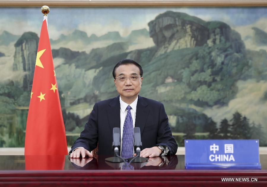 رئيس مجلس الدولة الصيني يلقي خطابا في القمة العالمية للقاحات