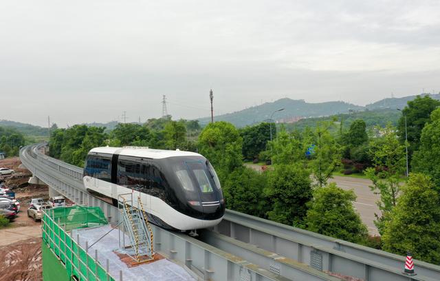 تشغيل نظام القطار الجديد لمسافات قصيرة بشكل تجريبي في تشونغتشينغ