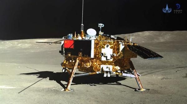 لأول مرة منذ 70 عامًا .. علماء المسبار القمري الصيني 