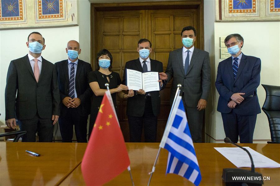 مؤسسة خيرية صينية تتبرع بمعدات اختبار (كوفيد-19) لليونان