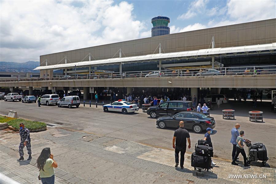 إعادة افتتاح مطار لبنان الدولي بعد 4 أشهر من الإغلاق بسبب مرض (كوفيد-19)