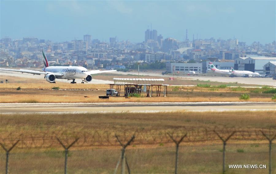 إعادة افتتاح مطار لبنان الدولي بعد 4 أشهر من الإغلاق بسبب مرض (كوفيد-19)